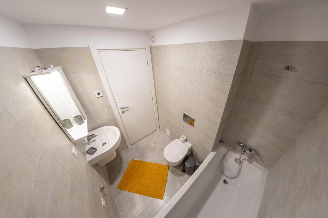 Citadela North 1Br Apartment W Security And Self Check In Bucharest Exterior photo