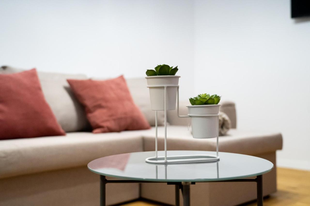 Citadela North 1Br Apartment W Security And Self Check In Bucharest Exterior photo