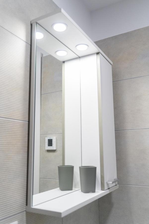 Citadela North 1Br Apartment W Security And Self Check In Bucharest Exterior photo